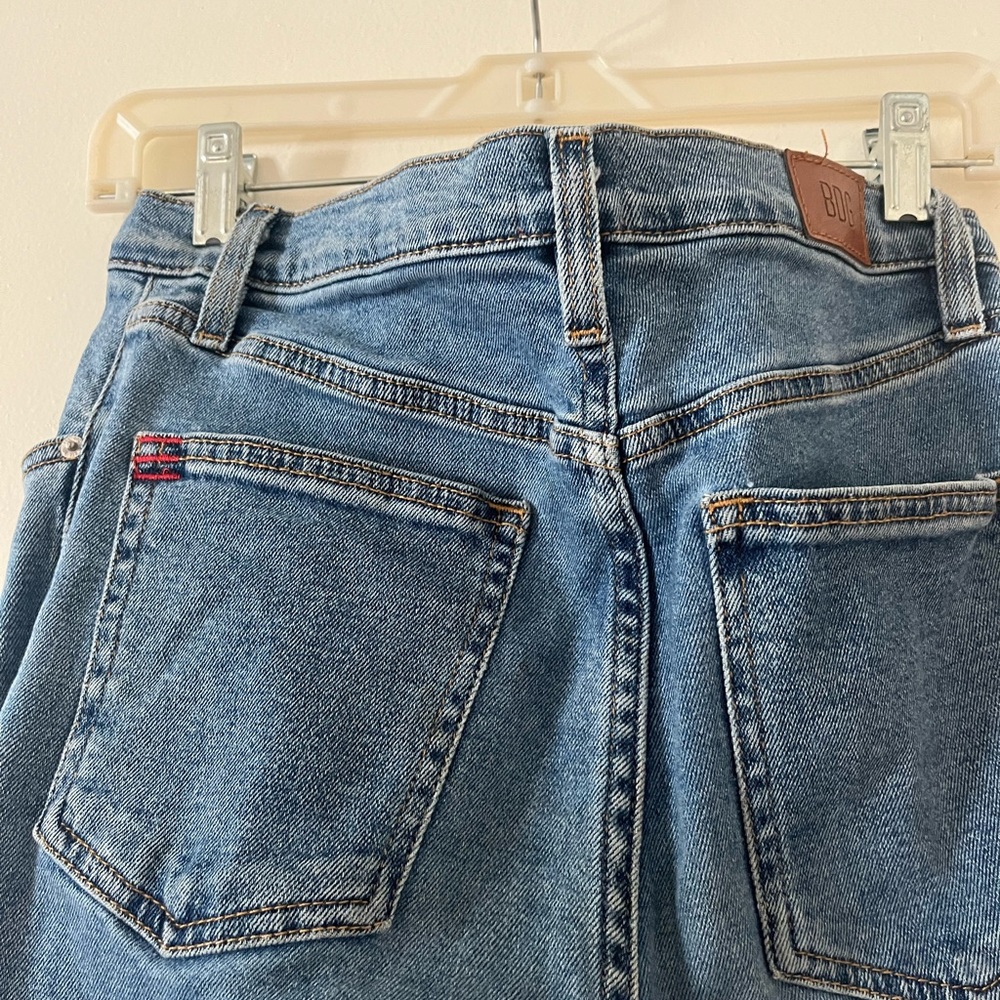 High waisted Mom jeans from urban outfitters :)